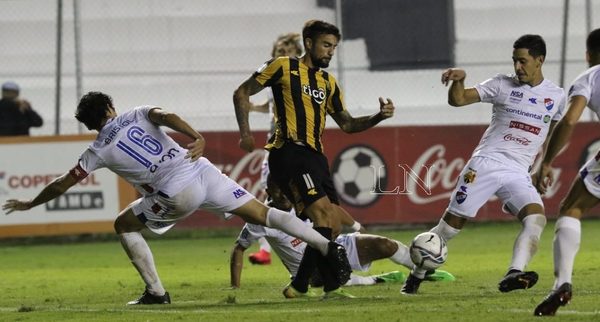 ¡Imposible! El gol cantado que falló Maná y el blooper insólito de Nacional