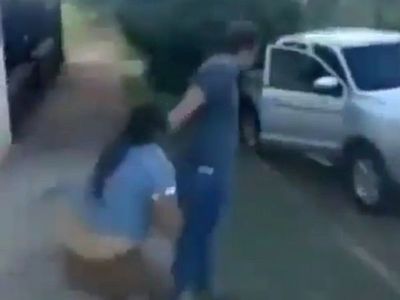 Investigan violencia contra una mujer tras video difundido en redes