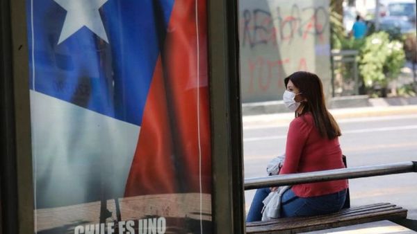 Chile supera la barrera de los 8.000 nuevos casos diarios | El Independiente