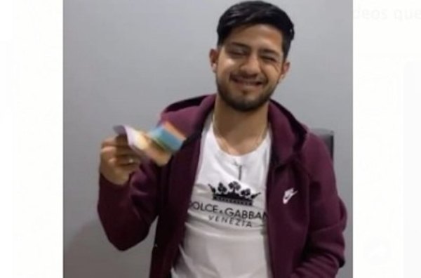 Crónica / (VIDEO) Sergio Diaz mostró todo el dinero que ganó
