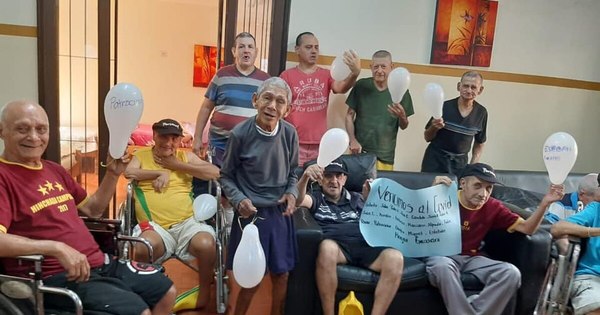 La Nación / “Los políticos nos robaron y ahora nos cierran las puertas”, reclama titular de fundación para ancianos