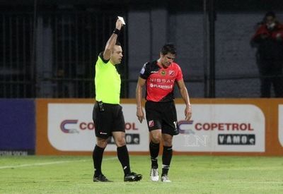 Los árbitros más tarjeteros en lo que va de la temporada