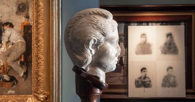 La Nación / Adriana Almada presenta “Colección Mendonca. Dos relatos”