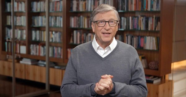 La Nación / Bill Gates predice que la pandemia del COVID-19 se acabará en el 2022