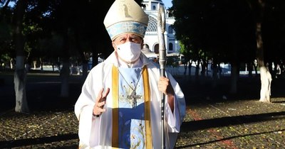 La Nación / “Abdo se encerró mucho y dejó acumular problemas”