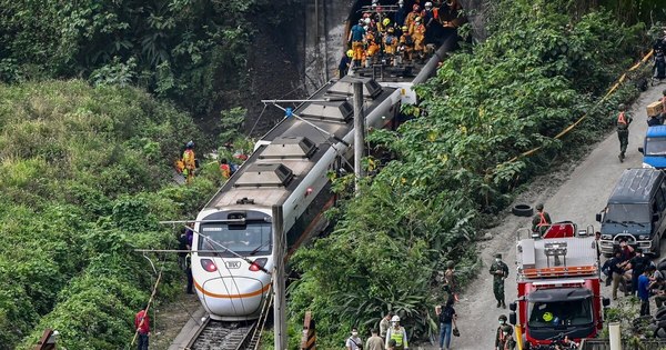 La Nación / Grave accidente de tren en Taiwán