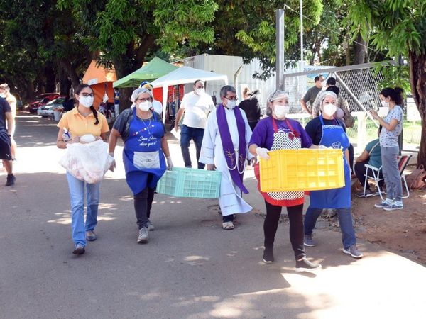 Solidaridad ante Covid atenúa el viacrucis en los hospitales