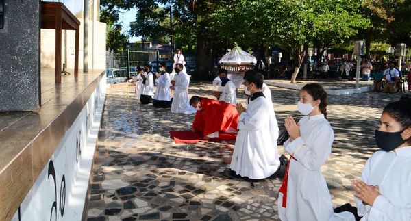 Limitado número de fieles en conmemoraciones de Ñemby - Nacionales - ABC Color