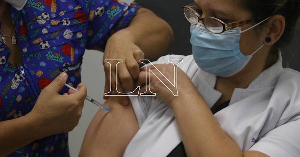 La Nación / Hoy se inicia vacunación del personal de salud independiente y de consultorios privados