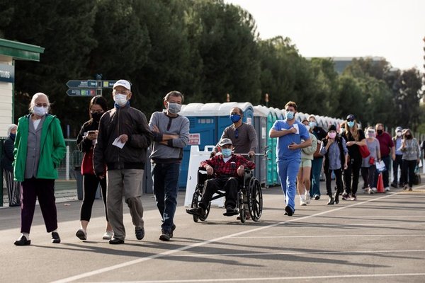 EEUU: más de 100 millones de personas ya recibieron una dosis de la vacuna contra el covid