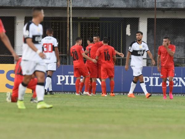 El blanco y negro, el clásico que puede marcar tendencia - Fútbol - ABC Color