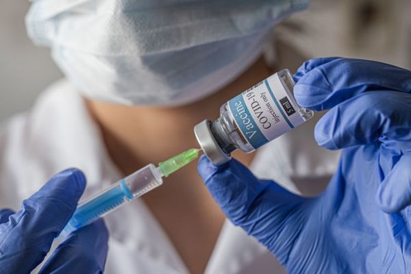 Hoy se inicia vacunación del personal de salud independiente y de consultorios privados