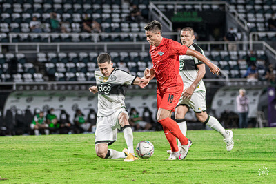 Clásico blanco y negro sabatino: Libertad y Olimpia se miden a partir de las 20:30 hs. en Tuyucuá.
