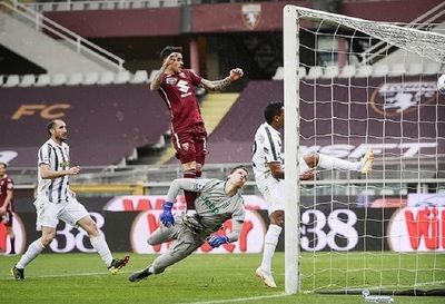 Doblete de Tony Sanabria en el empate de Torino ante Juventus