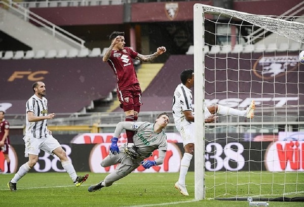 Doblete de Tony Sanabria en el empate de Torino ante Juventus