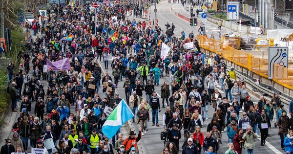 La Nación / Nueva movilización en Alemania contra las medidas sanitarias por pandemia de COVID-19