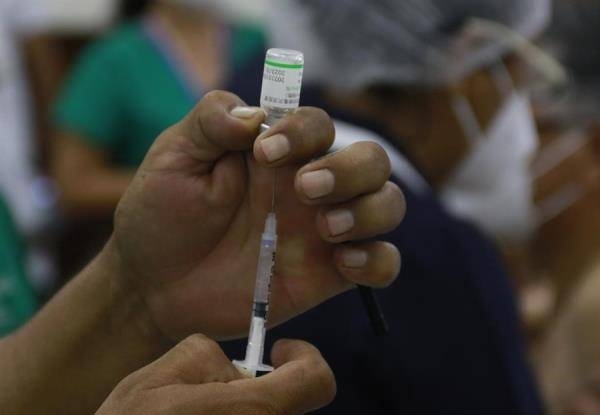 Diario HOY | Tres funcionarias detenidas por el robo de 500 vacunas anticovid en Bolivia