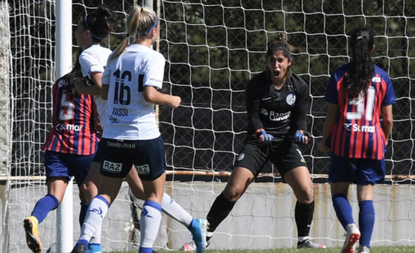 Diario HOY | En femenino, San Lorenzo gana y su arquera paraguaya se luce