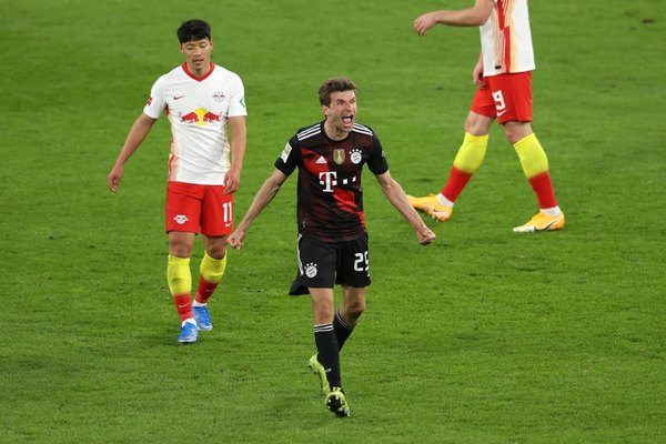 Bayern da un gran paso hacia el título al vencer a su rival directo
