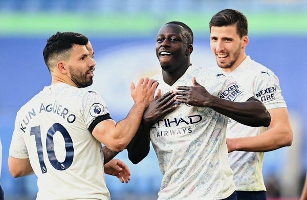 El City se pasea ante el Leicester y camina firme hacia el título