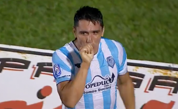 Diario HOY | Miguel Paniagua hace un gol similar al que hizo en el 2009
