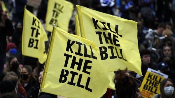 Kill the Bill: Británicos marchan contra el proyecto de ley antiprotestas