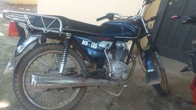Supuesto motochorro no pudo llegar muy lejos con celular robado y fue detenido por Linces - Nacionales - ABC Color