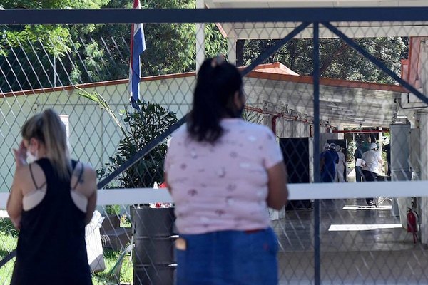 Crónica / Se curó, pero se enteró que su familia falleció