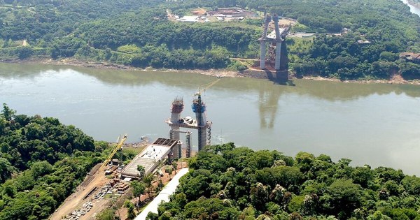 La Nación / Concluyó 2º tramo del tablero del Puente de la Integración