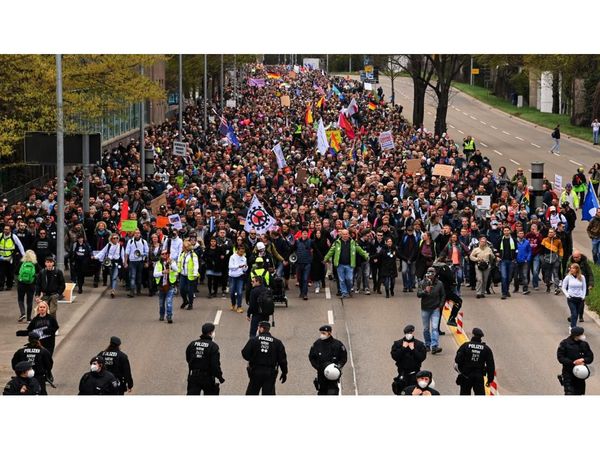Marcha en Alemania, cierre en Italia y la Gran Bretaña controla el virus