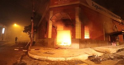 La Nación / Atacar con discursos de odio a los partidos es contraproducente