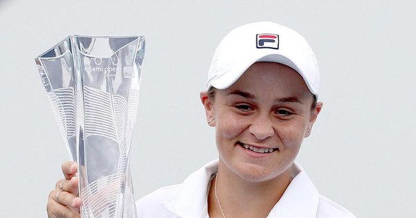 La Nación / Ashleigh Barty revalida título