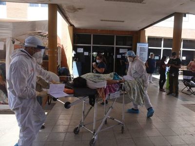 Familiares de pacientes en Clínicas apelan a solidaridad para insumos