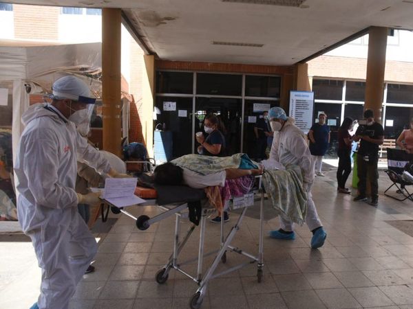 Familiares de pacientes en Clínicas apelan a solidaridad para insumos
