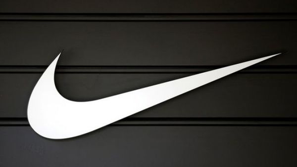 El fabricante de las zapatillas de Satán responde a la demanda de Nike