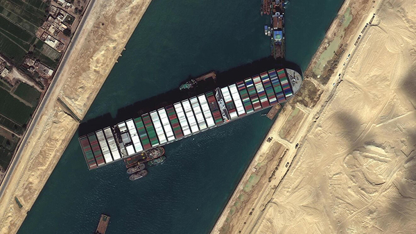 Ciencia: así fue cómo la Luna Llena ayudó a liberar al barco estancado en el Canal de Suez | OnLivePy