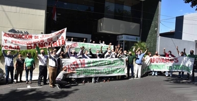 Diario HOY | Dirigentes están en contra de la intervención de la caja bancaria