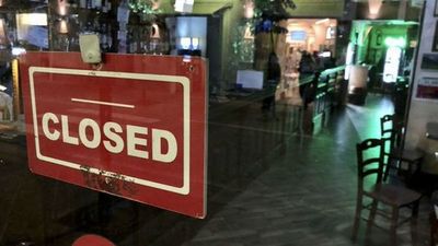 Europa intenta frenar la cuarta ola con restricciones y vacunas