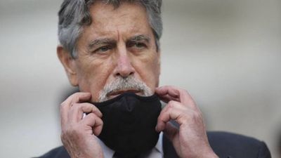 Con récord de muertos diarios, Perú promete nuevo plan de vacunación