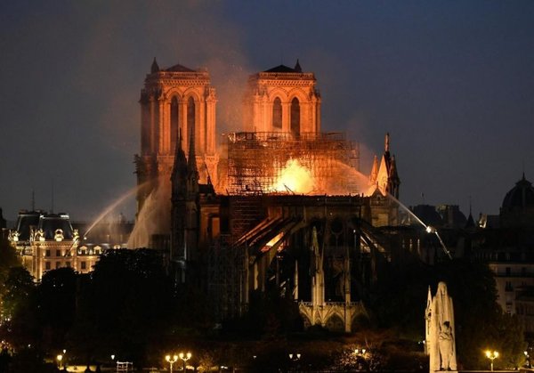 Incendio en Notre Dame: las primeras imágenes del interior de la catedral