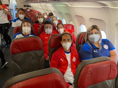 La Albirroja Femenina partió rumbo a Japón | OnLivePy