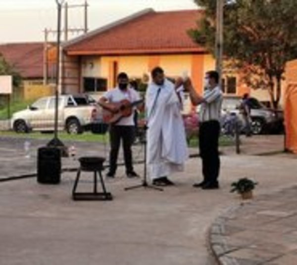 Celebran la tradicional misa de Pascuas en Clínicas - Paraguay.com