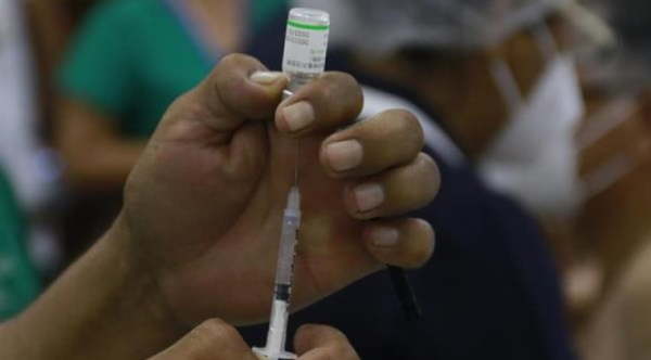 Tres funcionarias detenidas por el robo de 500 vacunas anticovid en Bolivia - Noticiero Paraguay