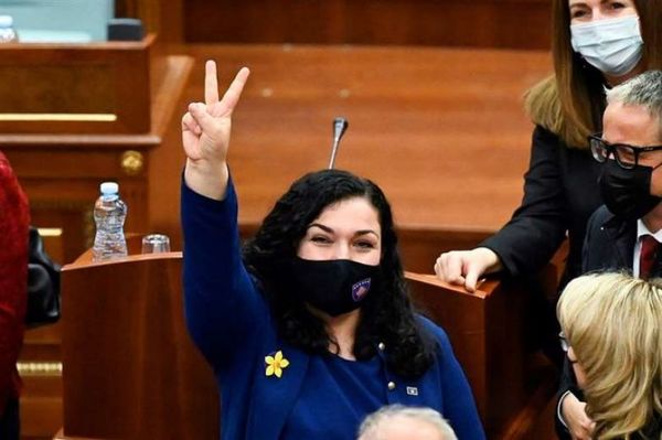 El Parlamento elige como presidenta de Kosovo a la reformista Vjosa Osmani