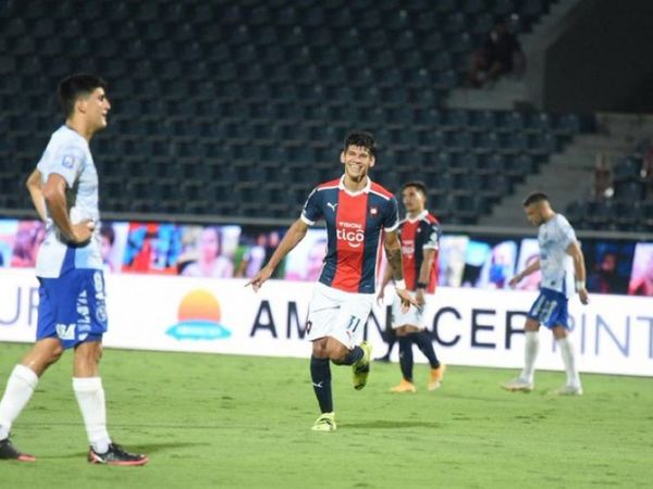 Cerro Porteño logró un ajustado triunfo ante Sol de América para llegar a la punta