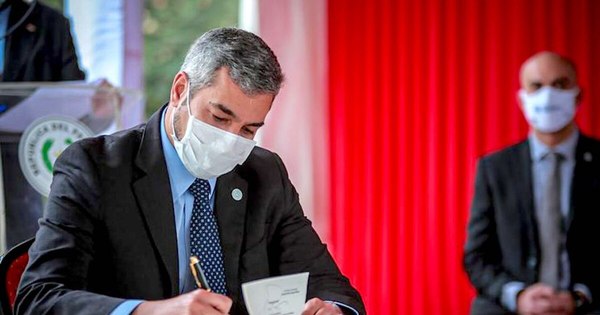 La Nación / “Se declaró so´o oficial”: reacción de los médicos ante nuevo decreto del Ejecutivo