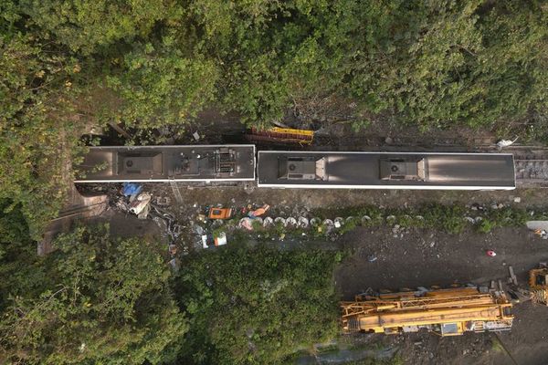 Taiwán fija en 50 los muertos en accidente de tren, y quedan 4 heridos graves - Mundo - ABC Color