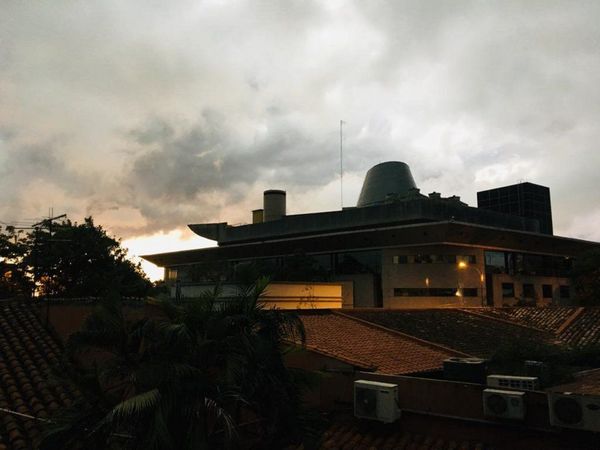 Lluvias y tormentas se pronostican para este lunes, según Meteorología