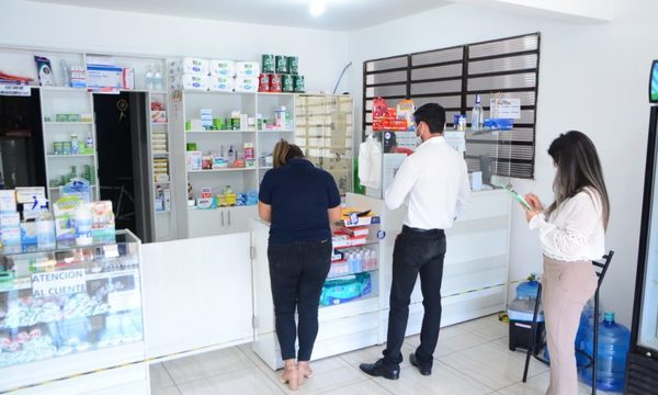 Farmacias especulan con precios de medicamentos