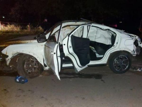 Menor al volante volcó y deja heridos a tres